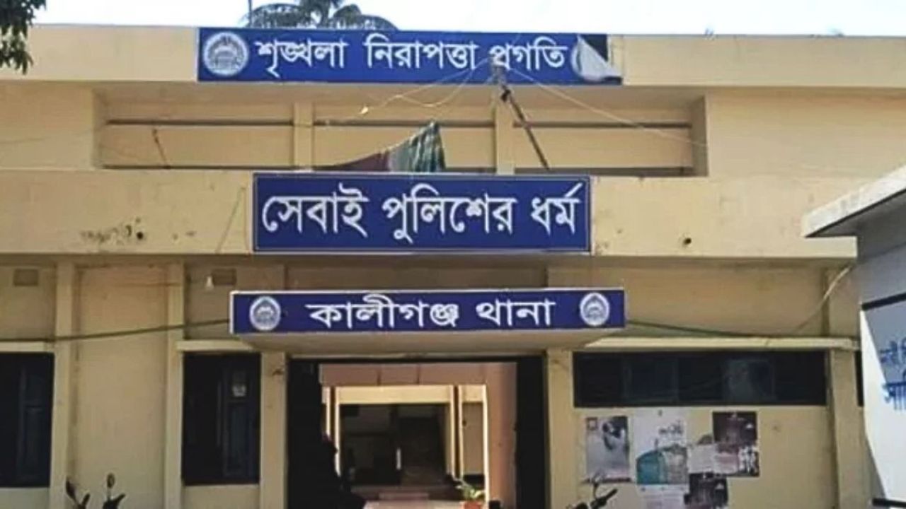 কালীগঞ্জে রাস্তার পাশ থেকে অজ্ঞাত ব্যক্তির লাশ উদ্ধার