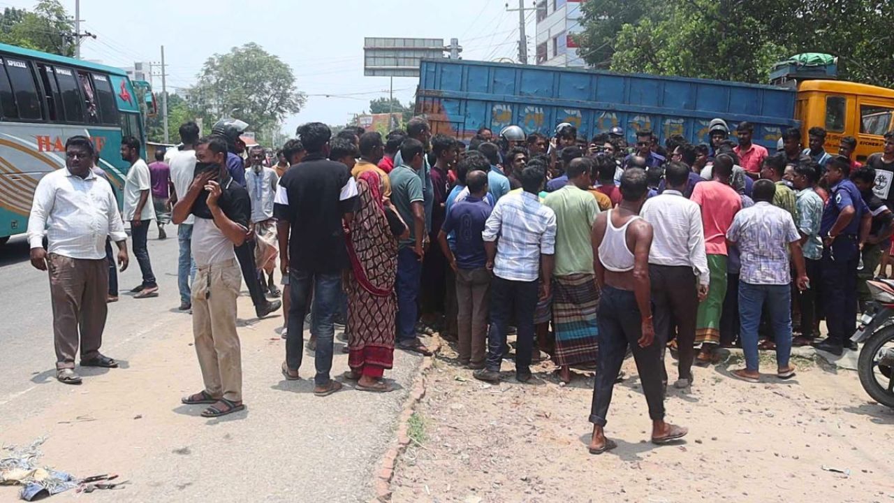 নওগাঁয় বাস-অটোরিকশা সংঘর্ষে একজন নিহত