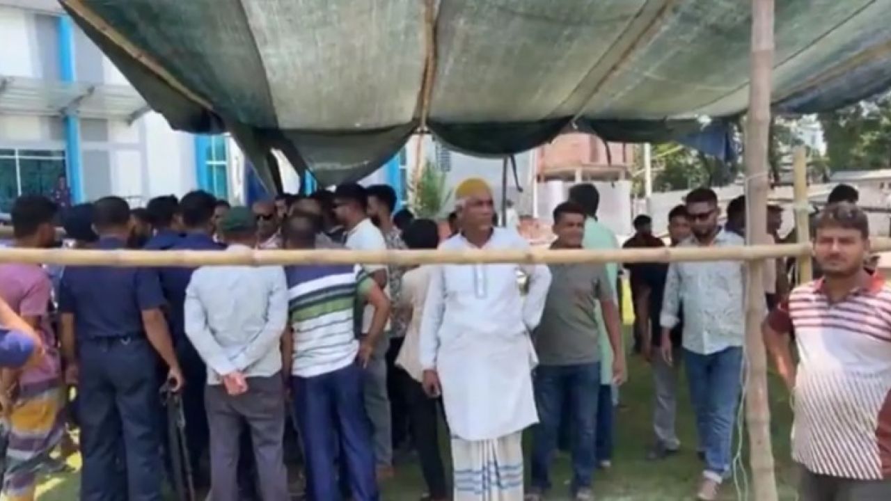 তোফায়েল আহমেদের জানাজা ঘিরে উত্তেজনা