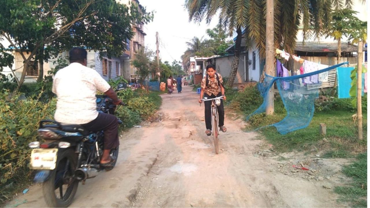 ডুমুরিয়ায় ইউপি চেয়ারম্যানের বিরুদ্ধে অর্থ লোপাটের অভিযোগ