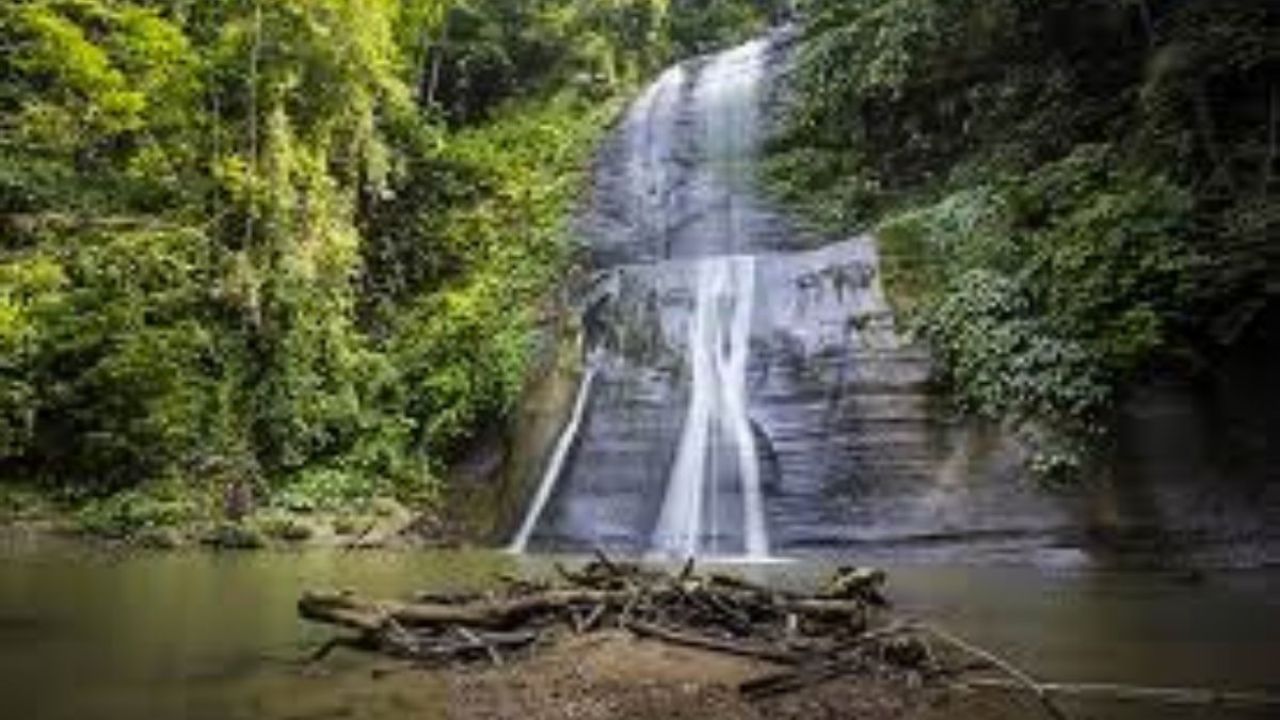 পাহাড়ি ছড়ার চোরাবালিতে প্রাণ গেল স্কুলছাত্রের