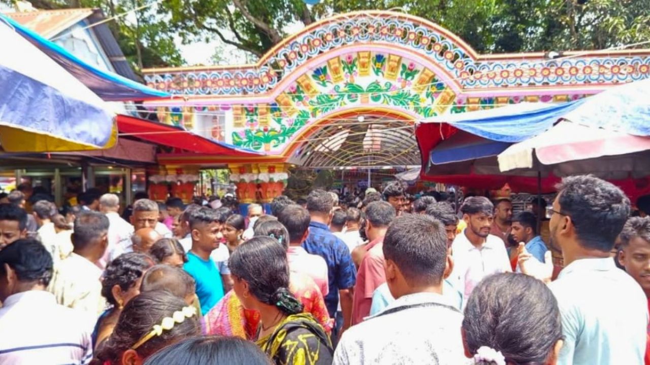 লোকনাথ ব্রহ্মচারীর তিরোধান উৎসব : দেশ-বিদেশের ভক্তদের পদচারণায় মুখর বারদী