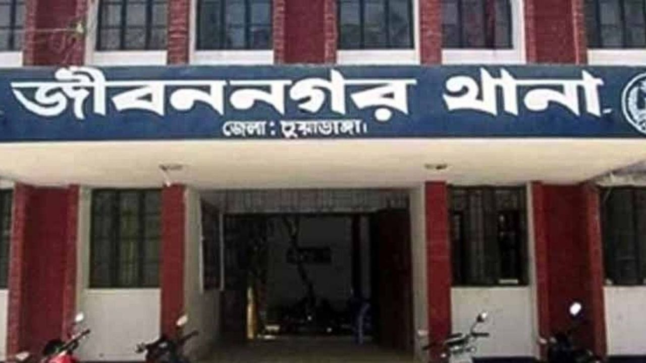 যৌতুকের দাবিতে স্ত্রীকে মারধর, পেটে লাথিতে অনাগত সন্তানের মৃত্যু