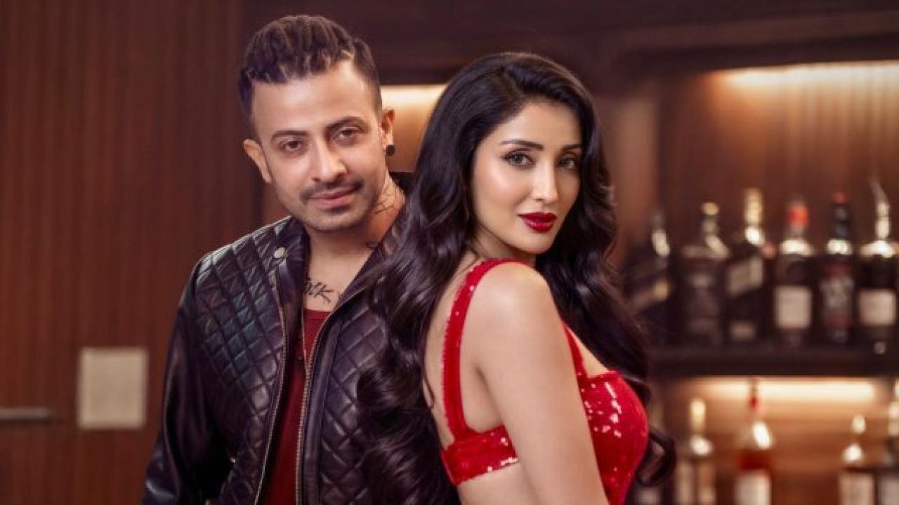 তিন দেশের ৪১ থিয়েটারে মুক্তি শাকিব খানের ‘রকস্টার’