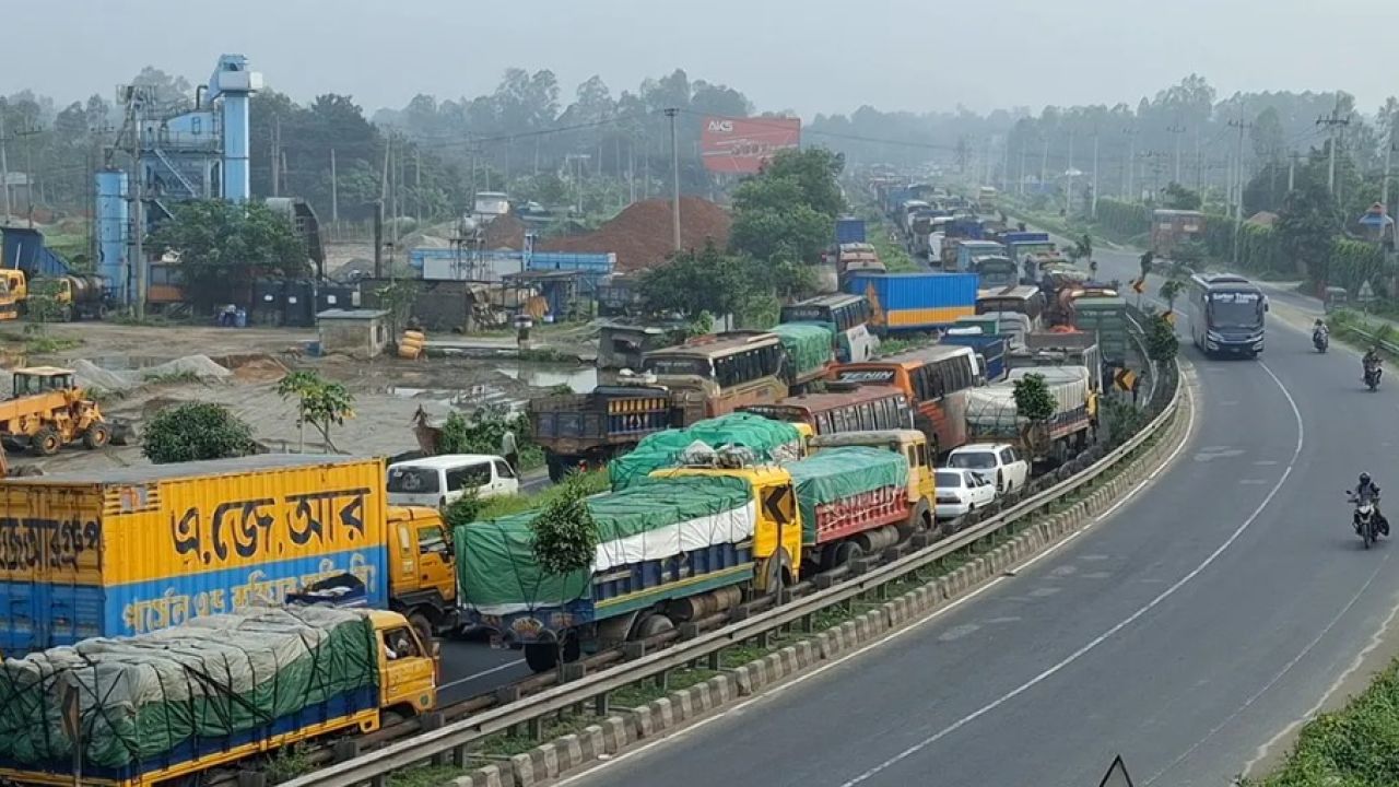 ঢাকা-টাঙ্গাইল মহাসড়কে ১৮ কিলোমিটার যানজট