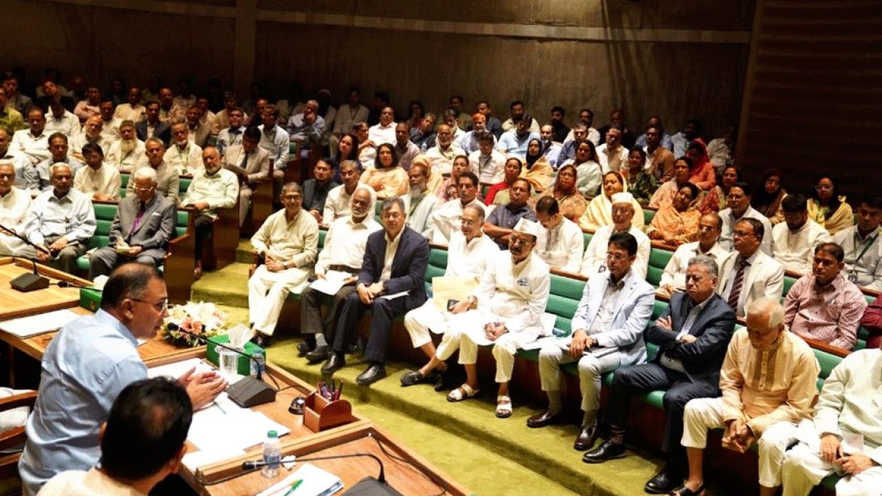 বাজেট ঘিরে উসকানি ও বিভ্রান্তি নিয়ে সতর্কতার আহ্বান প্রধানমন্ত্রীর