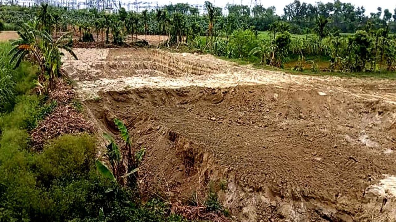 ভেড়ামারায় অবৈধভাবে মাটি কাটার মহোৎসব