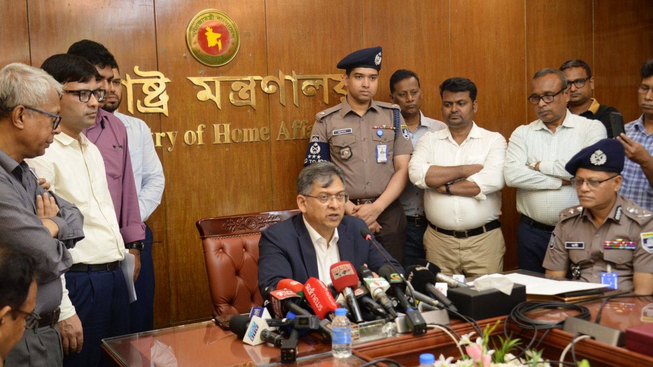 ২০২৫ সালের তুলনায় আইনশৃঙ্খলা পরিস্থিতির অনেক উন্নতি হয়েছে: স্বরাষ্ট্রমন্ত্রী