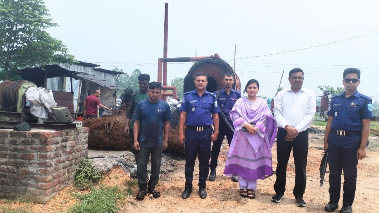 পরিবেশ দূষণের দায়ে তারাগঞ্জে কারখানাকে জরিমানা ও বন্ধের নির্দেশ