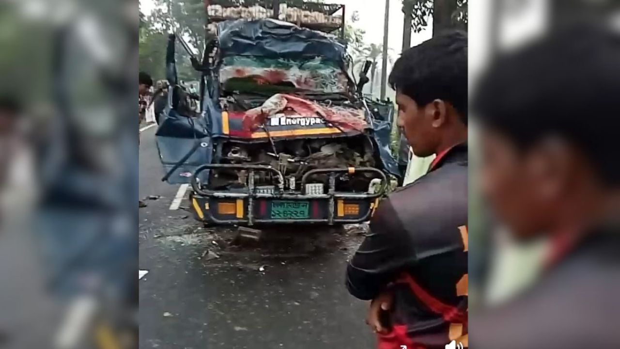 টাঙ্গাইলে দুই ট্রাকের সংঘর্ষে নিহত ৪