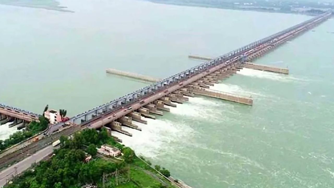 পদ্মা ব্যারেজ ঘিরে দক্ষিণ-পশ্চিমাঞ্চলে নতুন আশা, তবে সতর্ক করছেন বিশেষজ্ঞরা