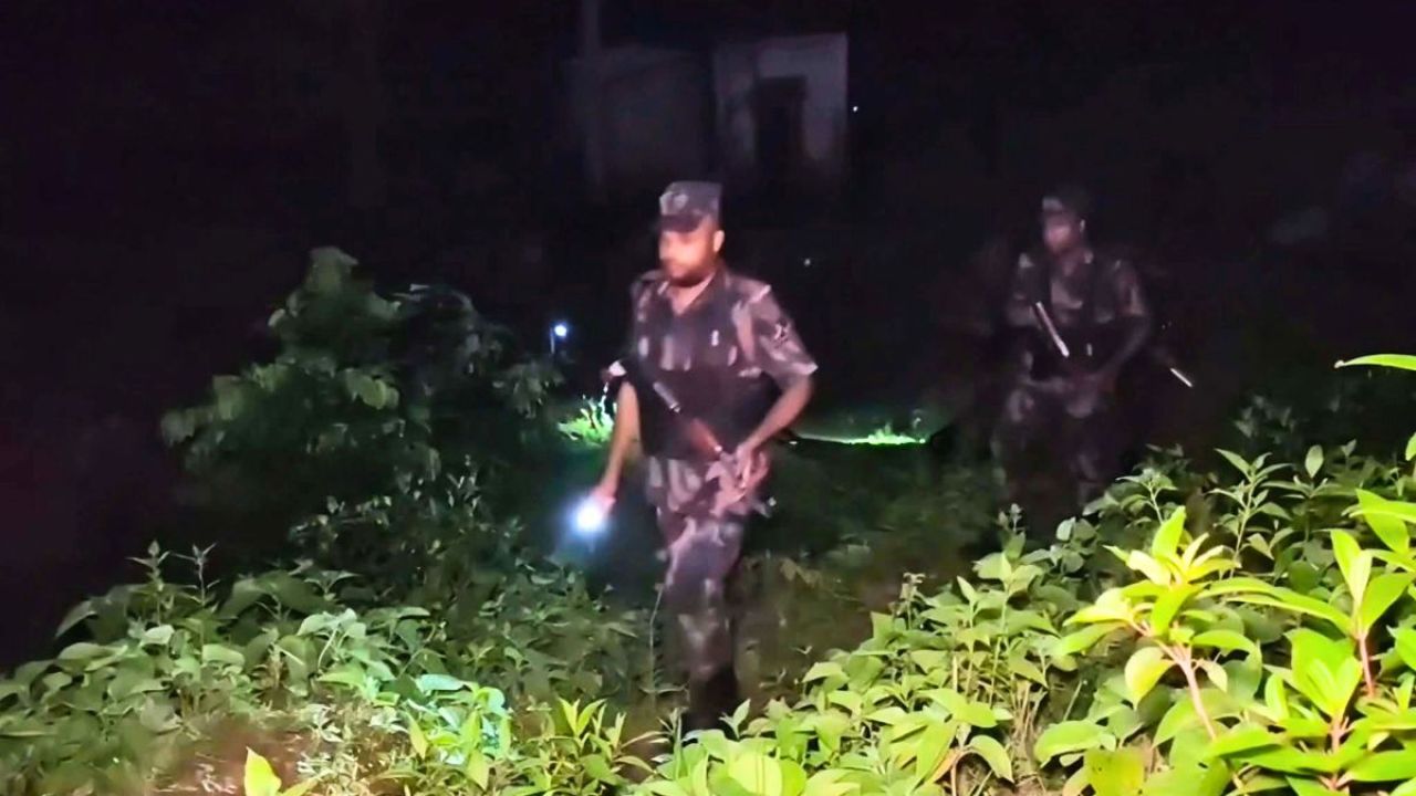 পুশইন ঠেকাতে চুনারুঘাট সীমান্তে সতর্ক বিজিবি