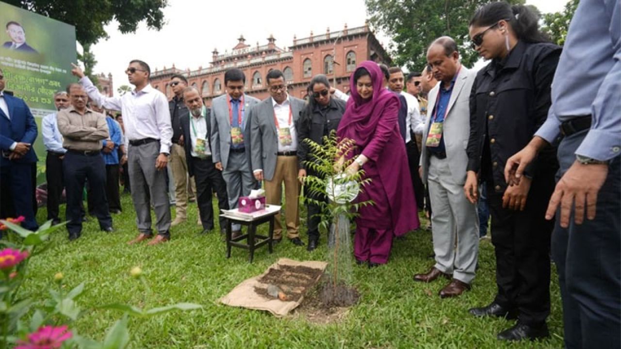 বৃক্ষরোপণকে ‘সবুজ বিপ্লবে’ রূপান্তরের আহ্বান জুবাইদা রহমানের
