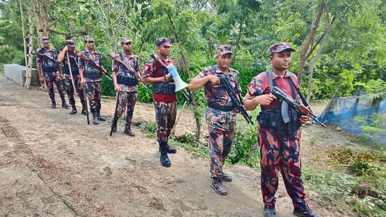 সাতক্ষীরা সীমান্তে পুশ-ইন প্রতিরোধে সীমান্তে সর্বোচ্চ সতর্কতামূলক অবস্থান