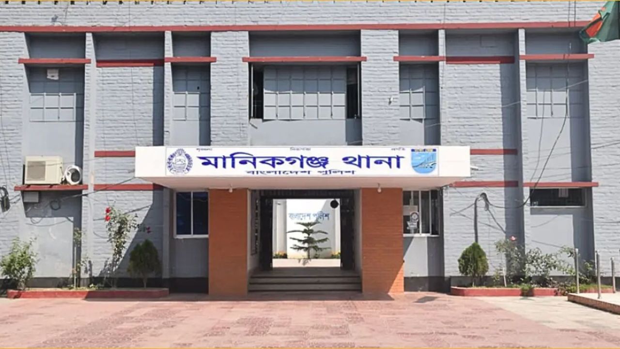 মানিকগঞ্জে সড়ক দুর্ঘটনায় নিহত ১, আহত ২