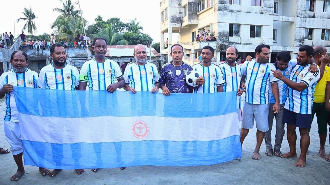 শরণখোলায় প্রীতি ম্যাচে আর্জেন্টিনা সমর্থকদের জয়