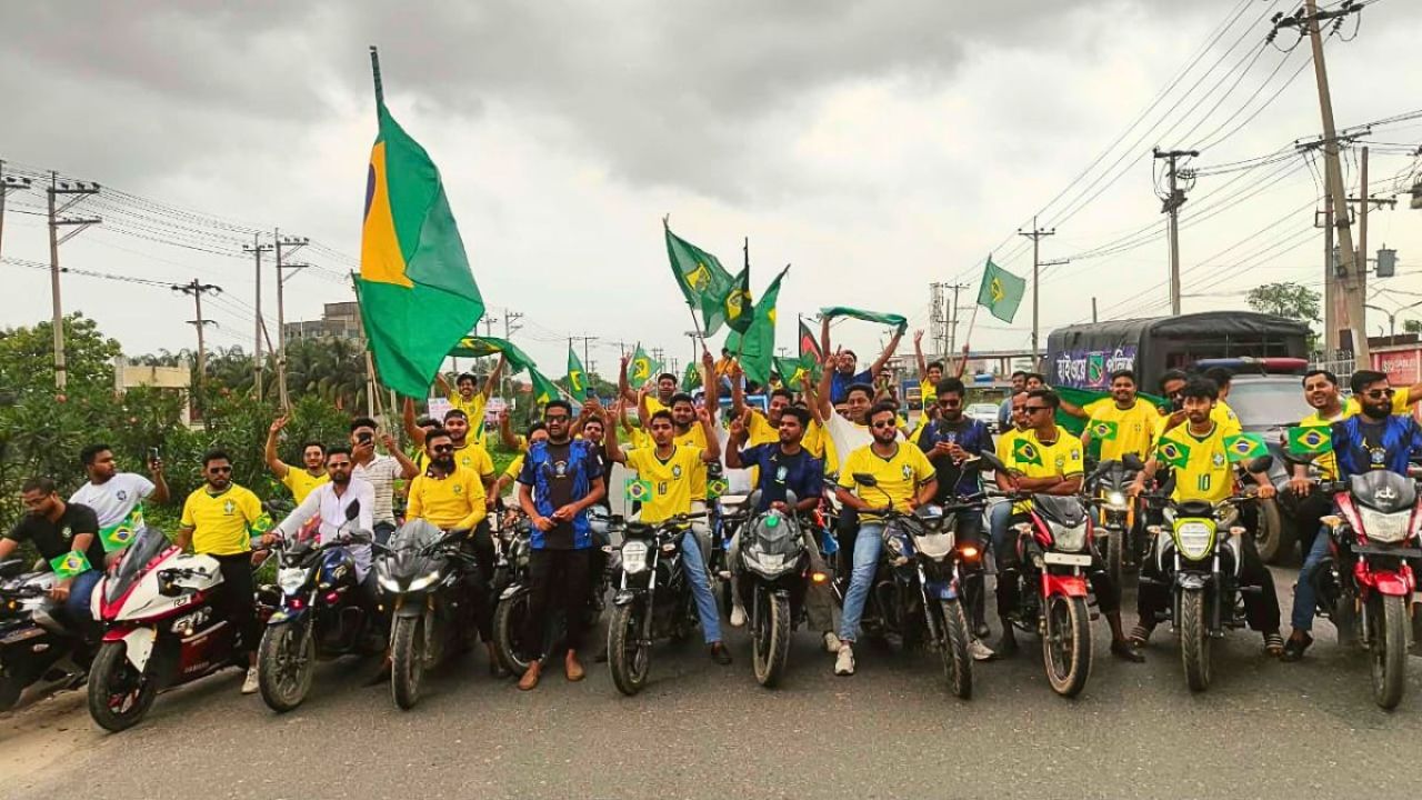  সোনারগাঁয়ে ব্রাজিল সমর্থকদের বর্ণাঢ্য মোটরসাইকেল শোভাযাত্রা