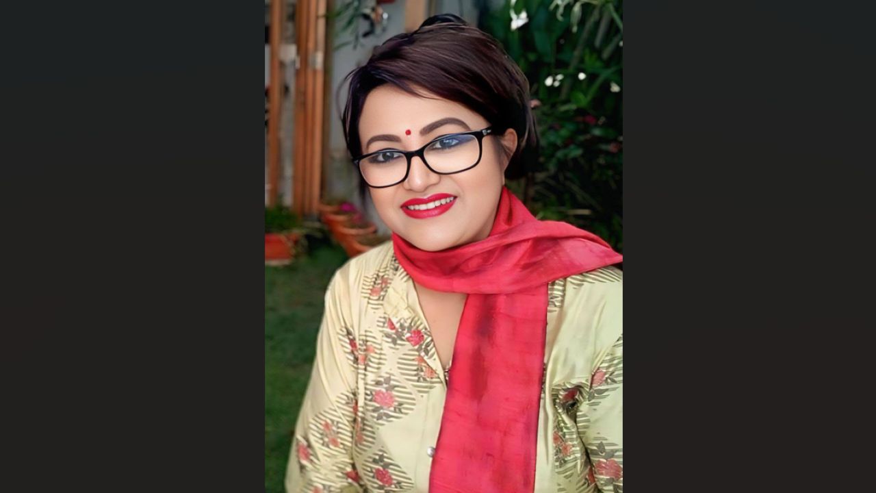 কানাডা যাচ্ছেন ববিতা