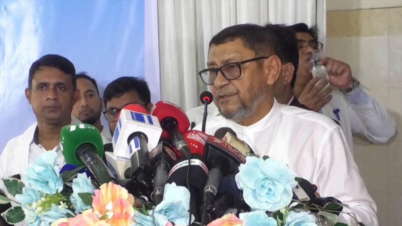 স্বাস্থ্যসেবাকে জনগণের দোরগোড়ায় পৌঁছে দিতে সরকার প্রতিশ্রুতিবদ্ধ: স্বাস্থ্যমন্ত্রী