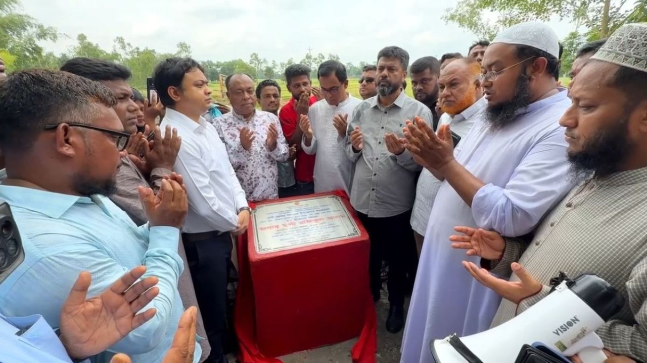 জলাবদ্ধতা নিরসনে ভেদা খাল খনন শুরু