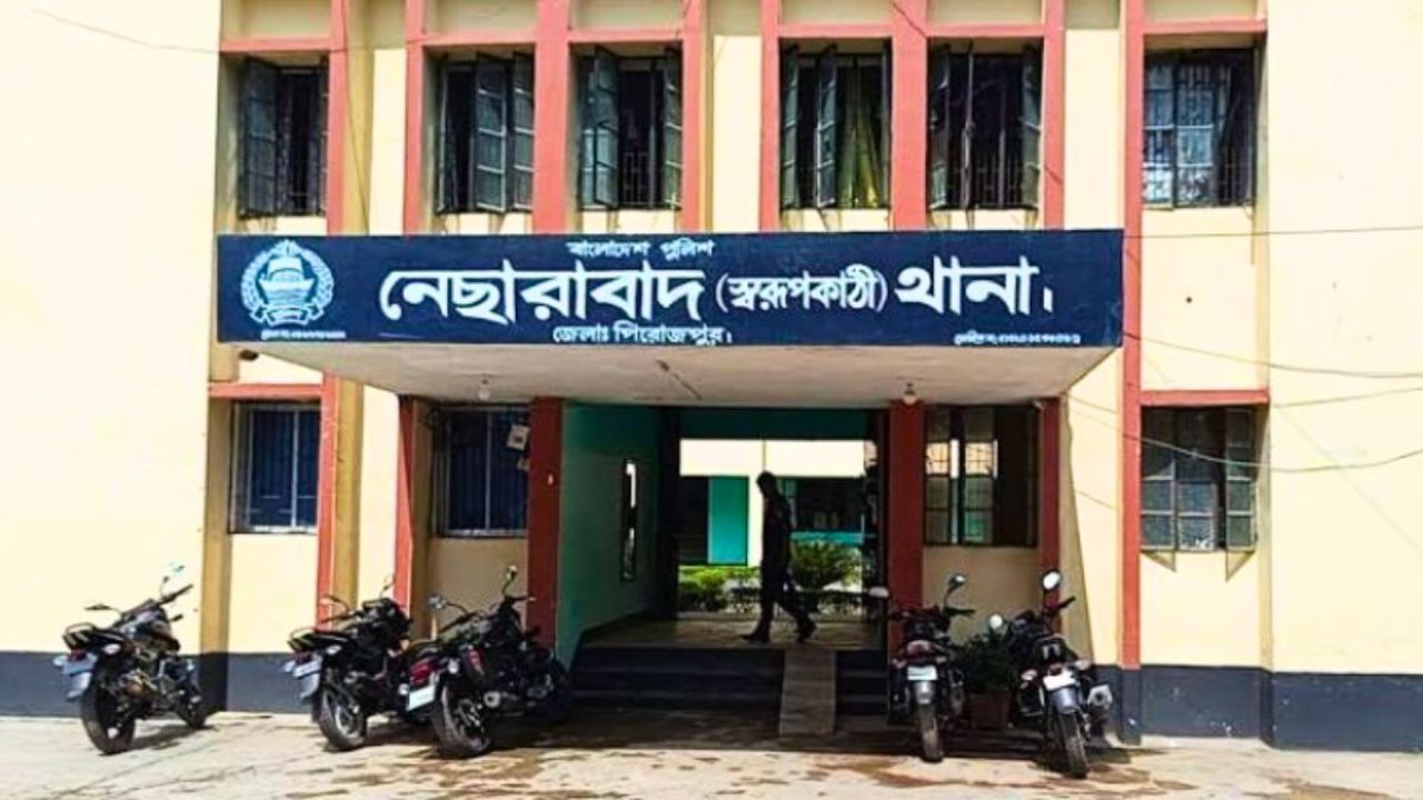 মাতৃহীন স্কুলছাত্রী অন্তঃসত্ত্বা, কাঠগড়ায় জন্মদাতা বাবা