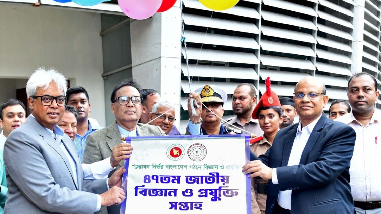 তরুণদের প্রযুক্তির উদ্ভাবক হিসেবে গড়ে তুলতে হবে