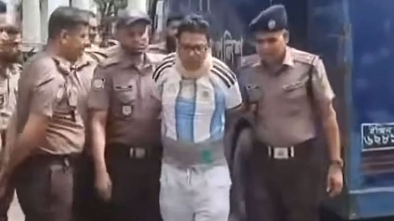 আর্জেন্টিনার জার্সি গায়ে ট্রাইব্যুনালে সাবেক প্রতিমন্ত্রী পলক, ভিডিও ভাইরাল