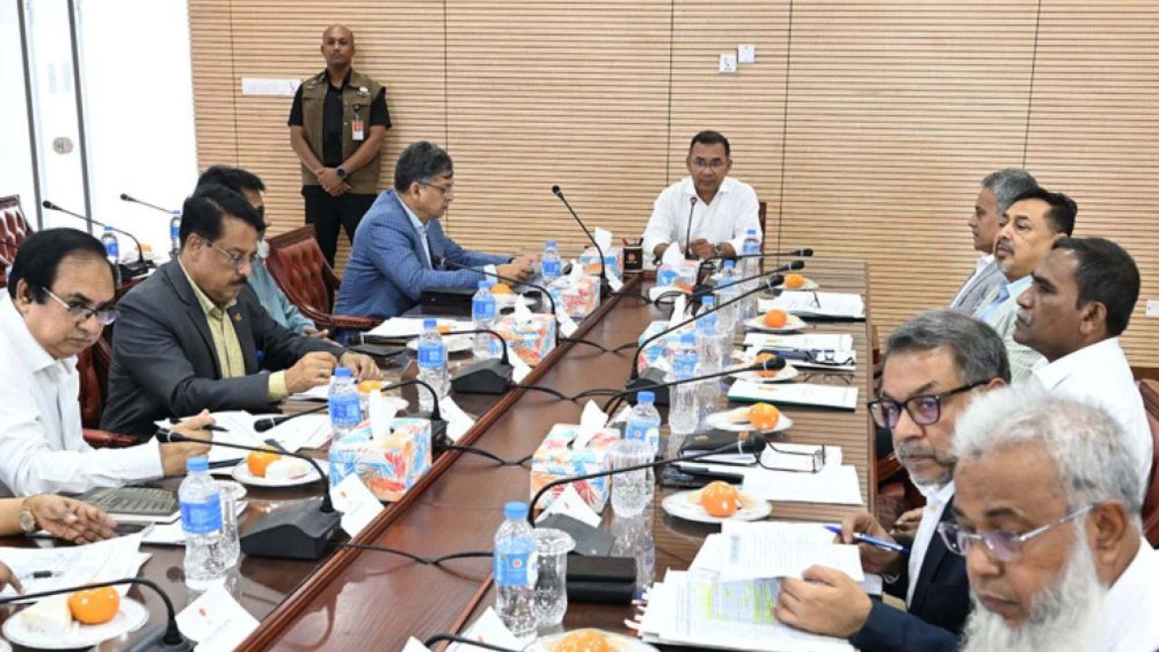 প্রধানমন্ত্রীর সভাপতিত্বে যানজট-ট্রাফিক ব্যবস্থাপনা বিষয়ক সভা অনুষ্ঠিত