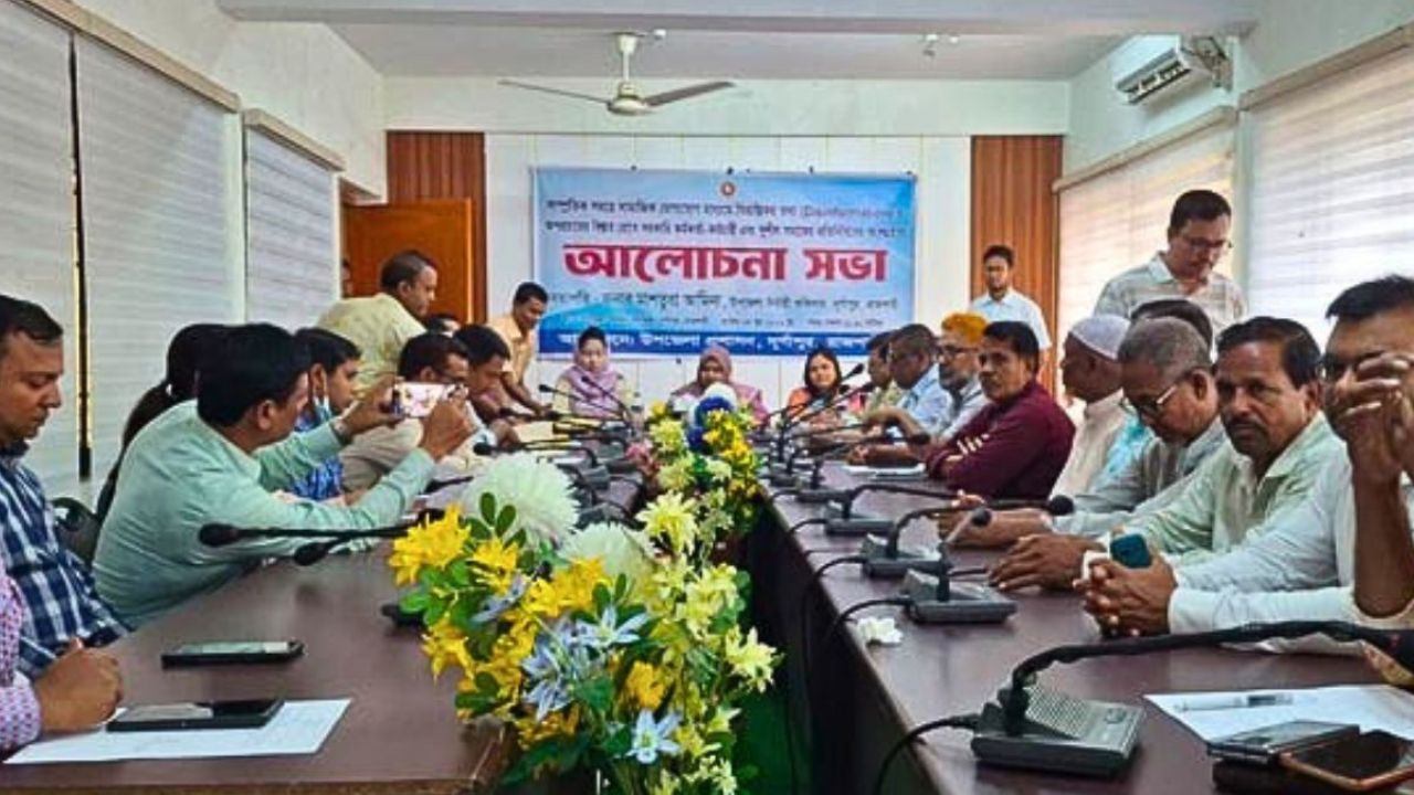 গুজব ও অপপ্রচার রোধে দুর্গাপুরে গোলটেবিল বৈঠক