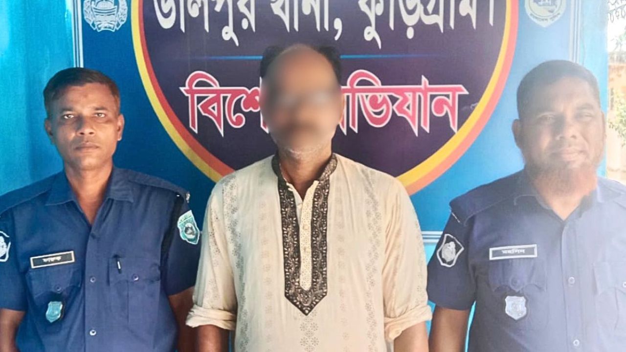 উলিপুরে সন্ত্রাসবিরোধী আইনে ইউপি চেয়ারম্যান গ্রেপ্তার