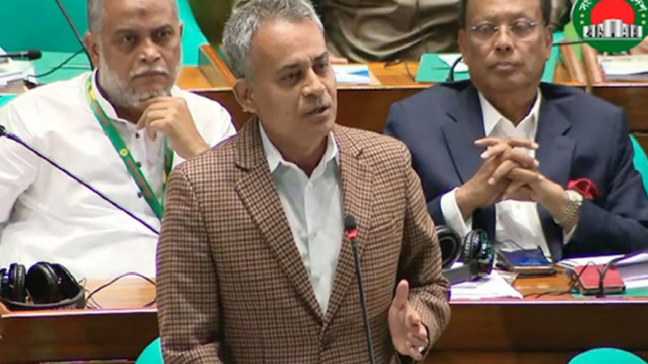 সড়ক-মহাসড়কে গতি নিয়ন্ত্রণে কঠোর হচ্ছে সরকার