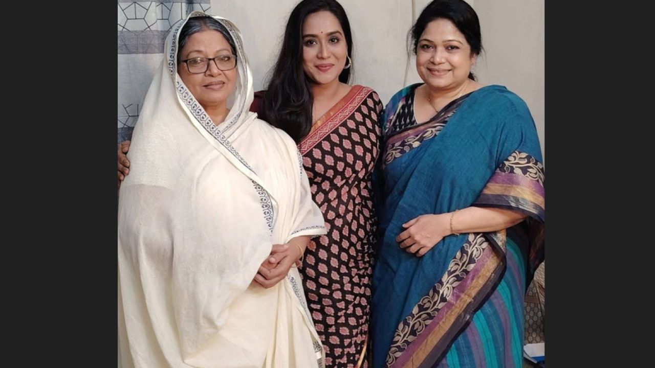 প্রথমবার একসঙ্গে ডলি জহুর, মেমী ও মম