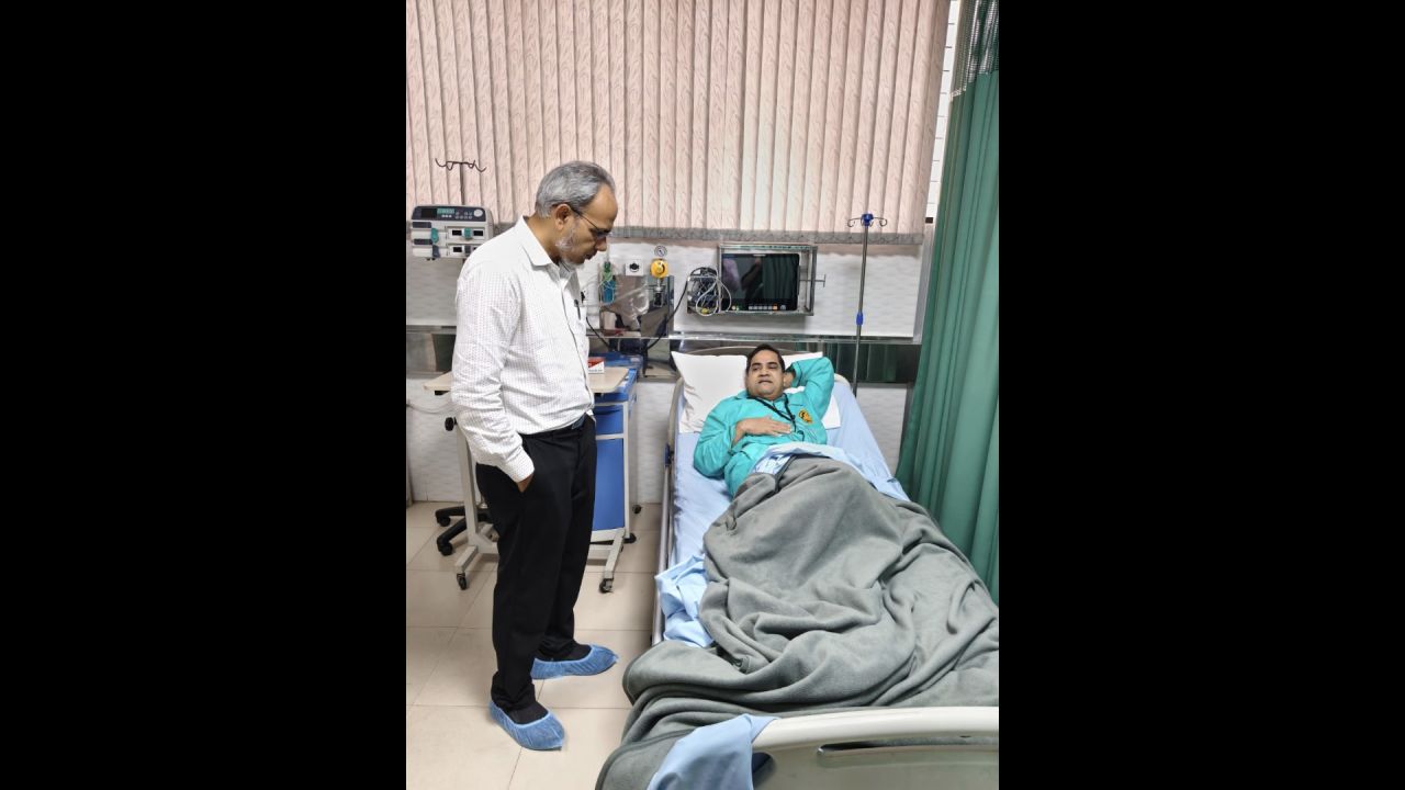 সিএমএইচে চিকিৎসাধীন মুশফিকুল ফজল আনসারী, খোঁজ নিলেন বিএনপির স্বাস্থ্য সম্পাদক