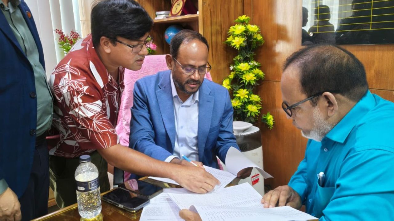 টাঙ্গাইল মেডিকেল কলেজ হাসপাতালে অনিয়ম-অব্যবস্থাপনায় ক্ষুব্ধ প্রতিমন্ত্রী