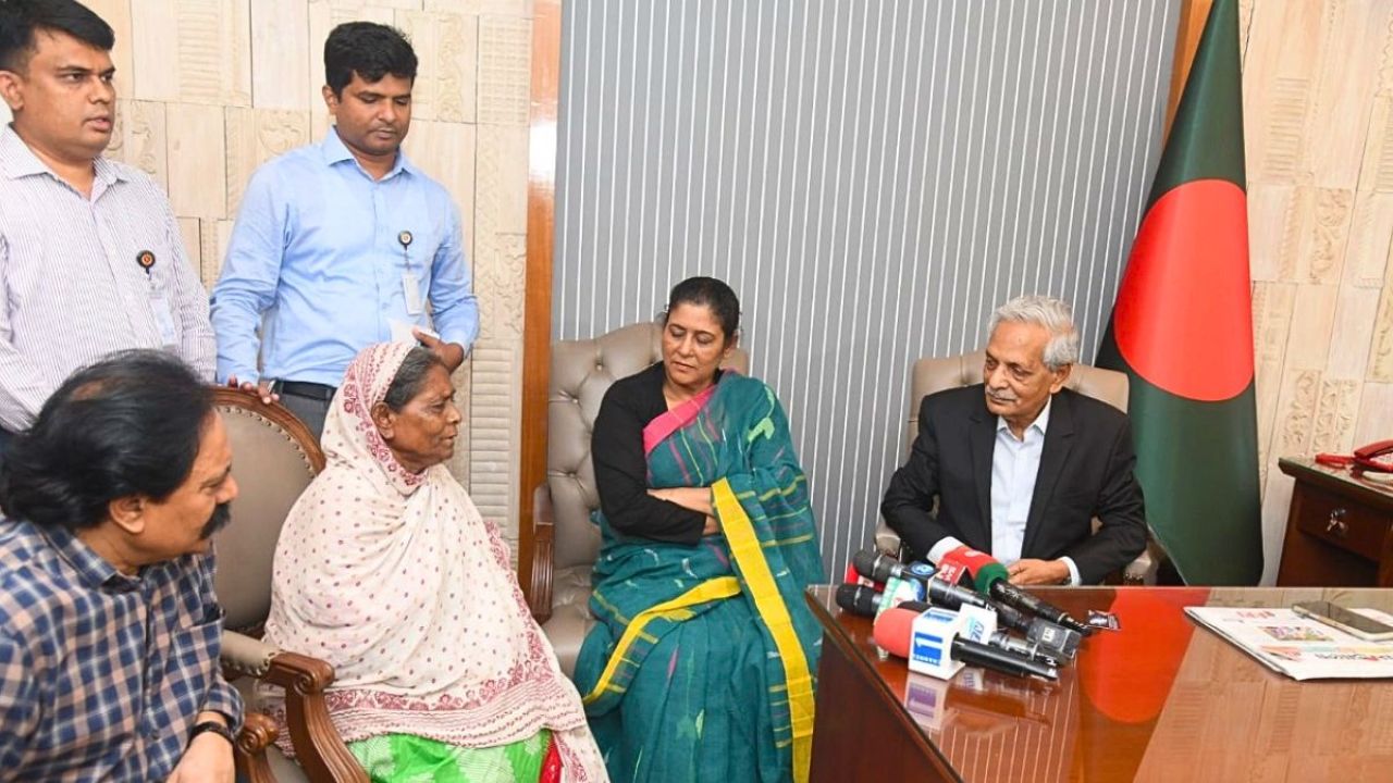 লোকসংগীতশিল্পী লাইলীকে ৩ লাখ টাকা অনুদান দিল সরকার
