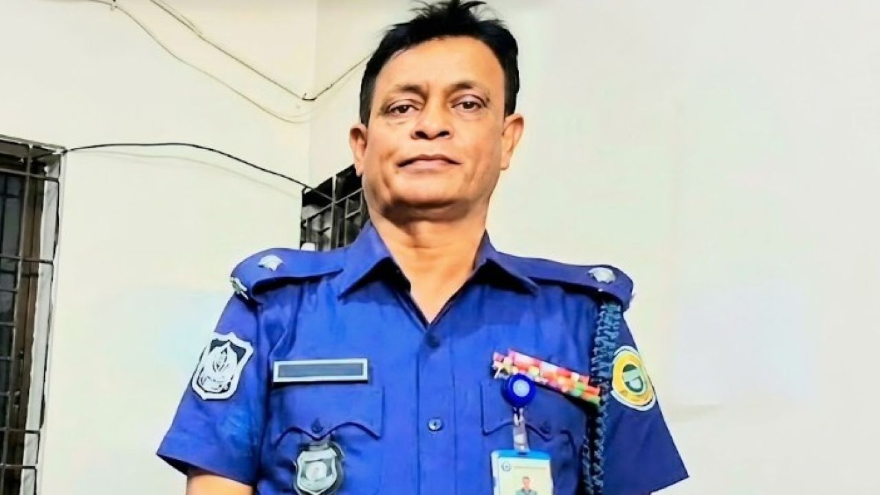 ‘আপনি সেই...? ইবলিশ যেন কোথাকার’ নারী বাদিকে ওসি