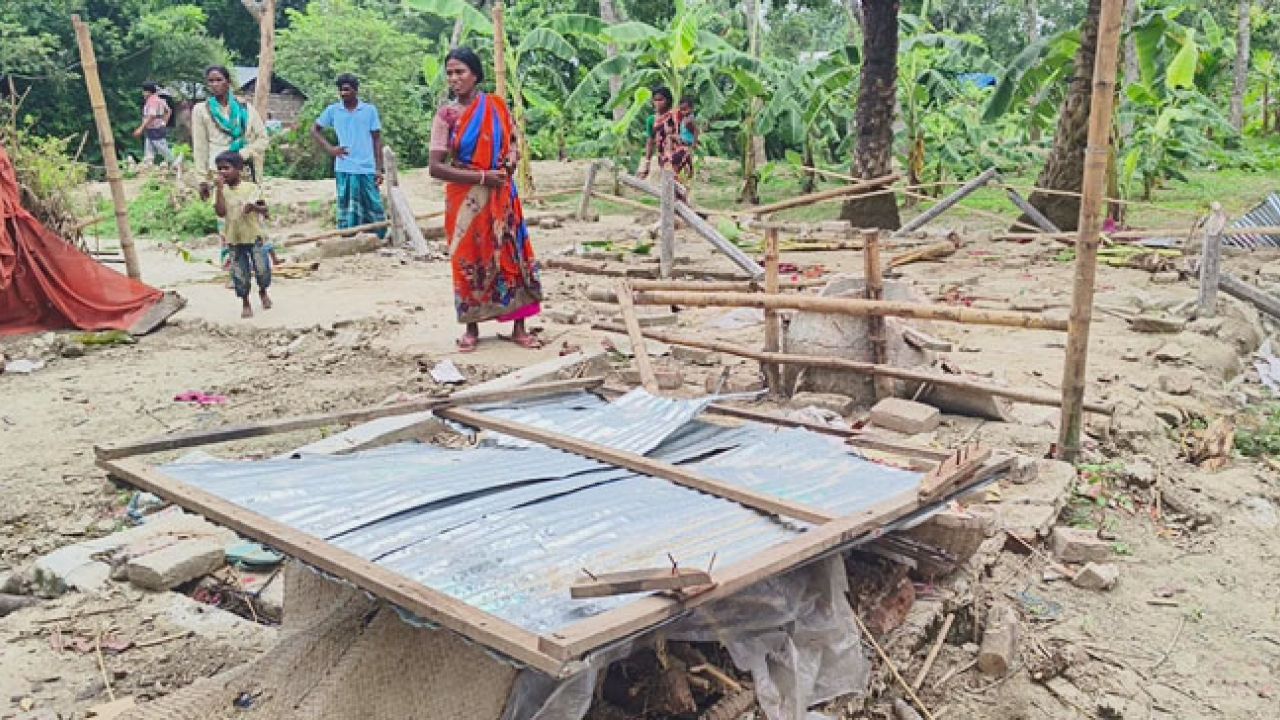 ক্ষুদ্র নৃগোষ্ঠী পরিবারে হামলা, মামলা নিতেই গেল ৬ দিন