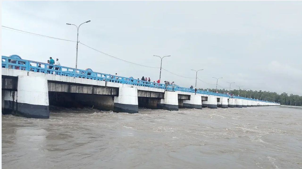 উজানের ঢলে বাড়ছে তিস্তার পানি