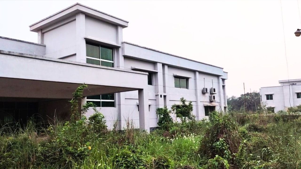১৮ কোটির হাসপাতাল, তবু মিলছে না সেবা