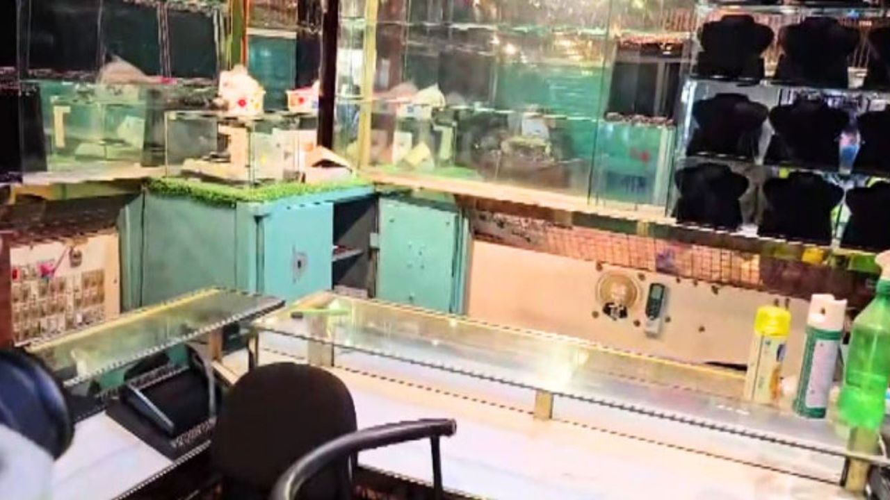 রাজশাহীতে দেয়াল কেটে ৩০০ ভরি স্বর্ণালংকার লুট