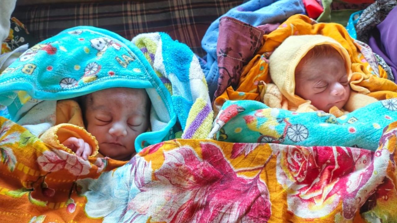 জমজ কন্যাসন্তানই ‘কাল’ হলো রিনার, দাম্পত্যে ঝড়
