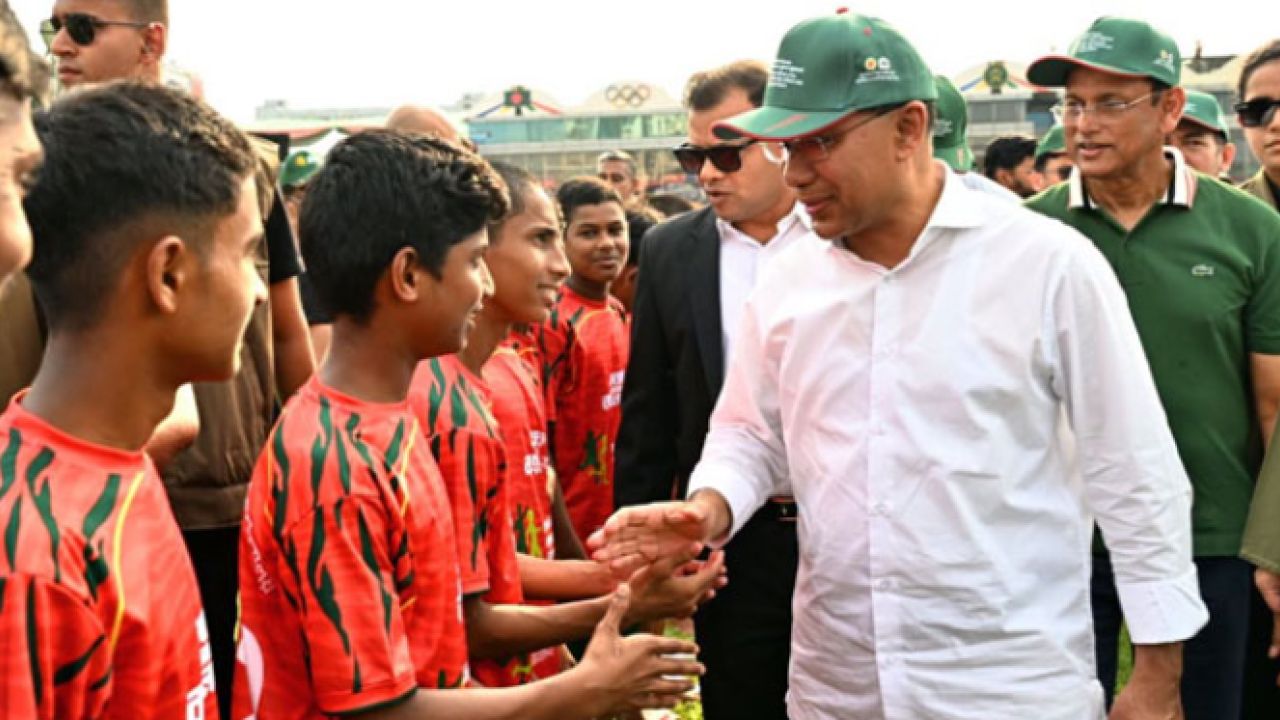 খুদে ফুটবলারদের পায়ের জাদুতে মুগ্ধ প্রধানমন্ত্রী: ২২ লাখ শিশুর স্বপ্নের লড়াই