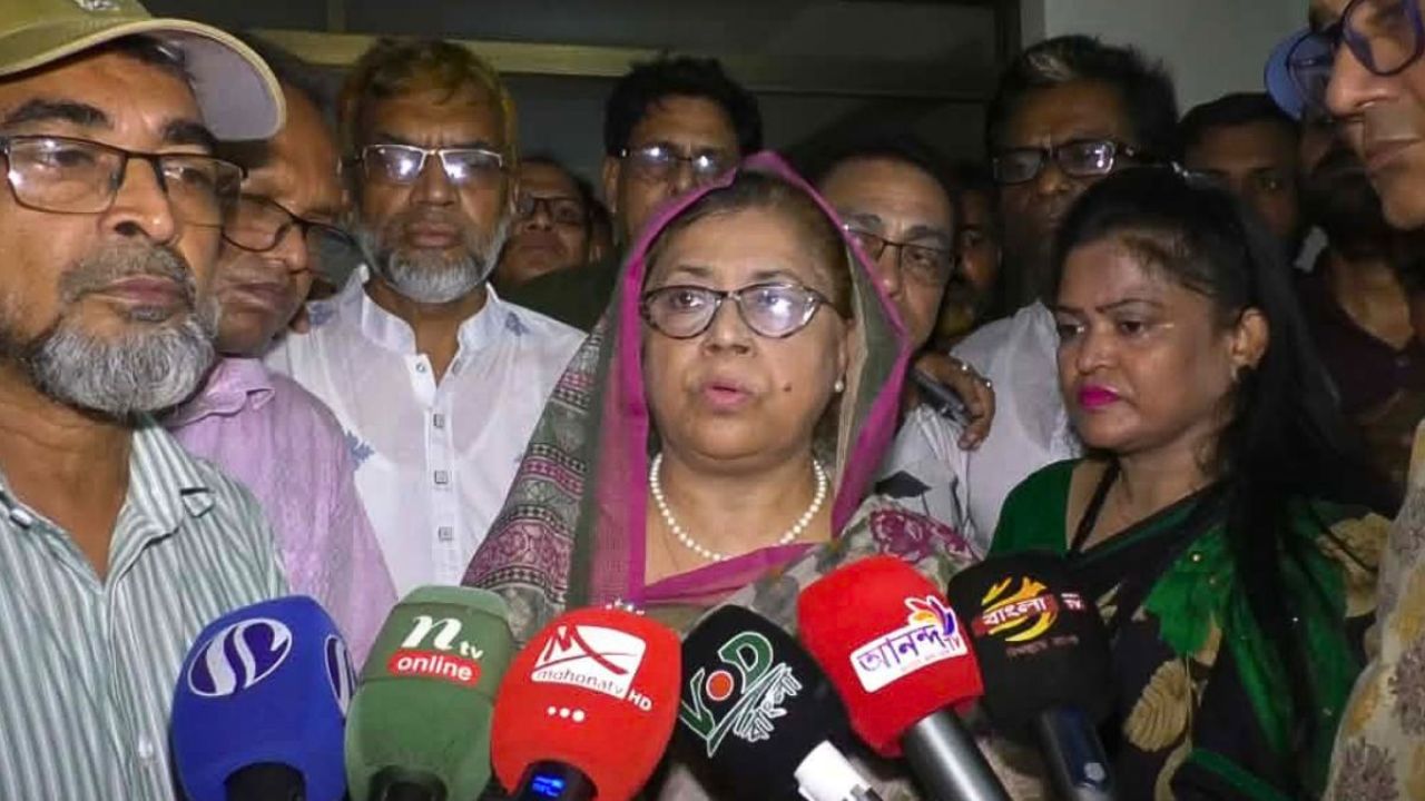 প্রশাসনকে সংরক্ষিত নারী এমপি ফরিদা ইয়াসমিনের হুঁশিয়ারি