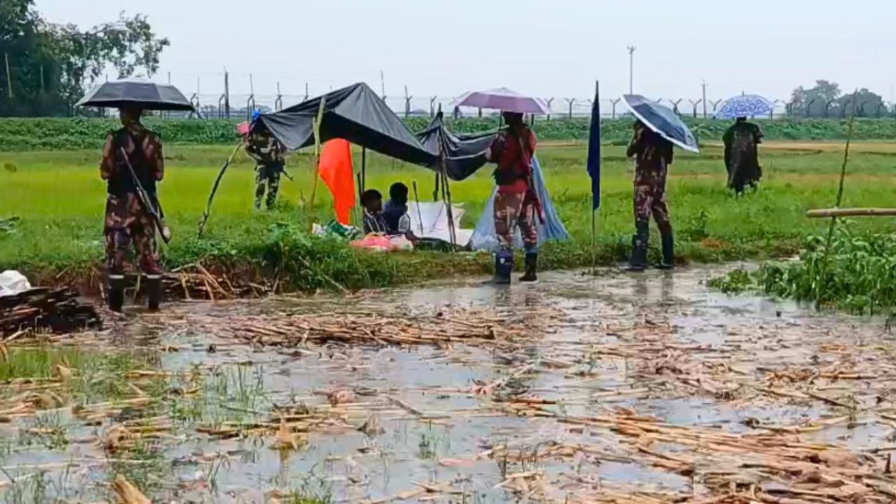 সীমান্তে আটকা ৫ জন, নেই সমাধান