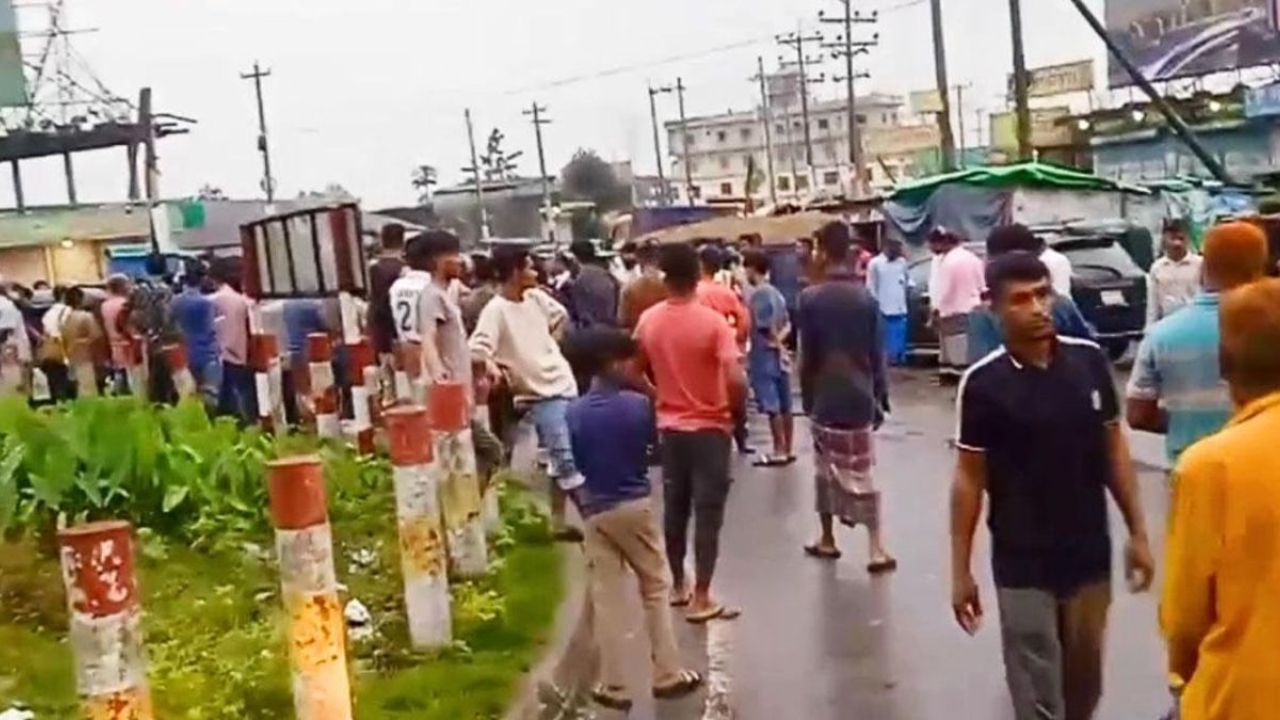 নবীগঞ্জে চালকের মৃত্যুতে শ্রমিকদের বিক্ষোভ