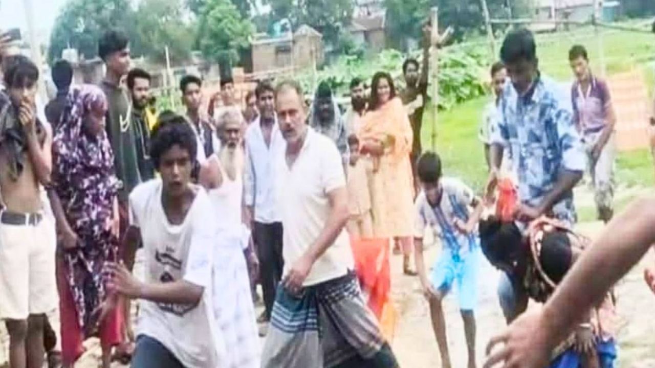 হ্যান্ডকাফসহ আসামি ছিনিয়ে নিল মাদক কারবারিরা
