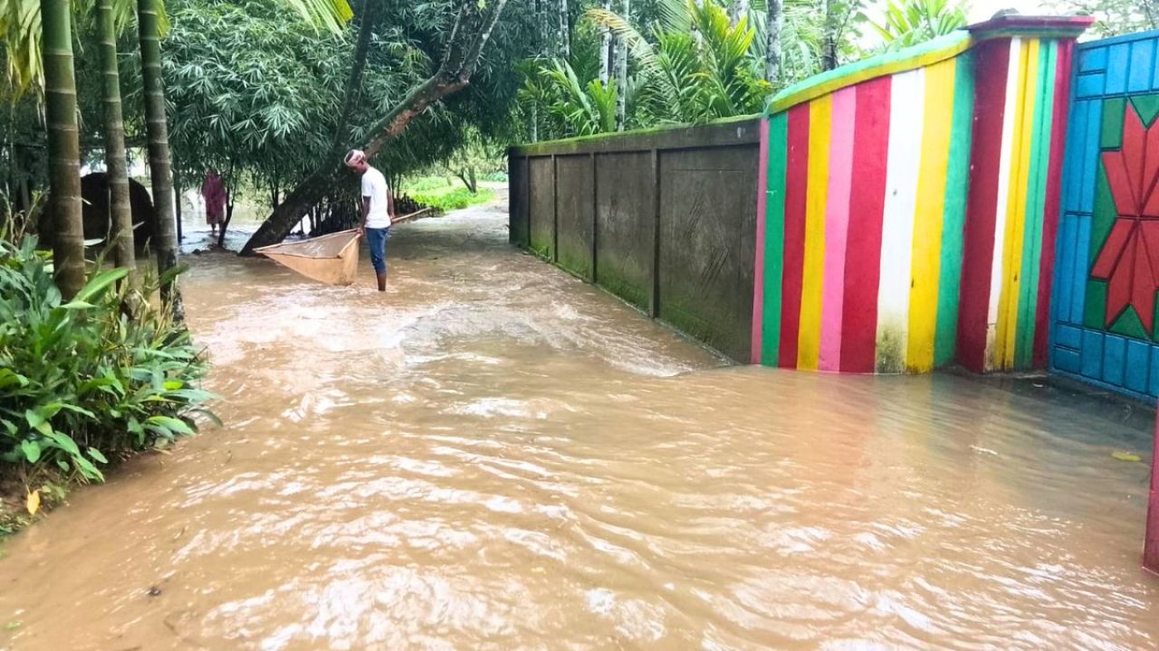সিলেট-সুনামগঞ্জে পাহাড়ি ঢলে ৫ উপজেলা প্লাবিত, বন্যার আশঙ্কা