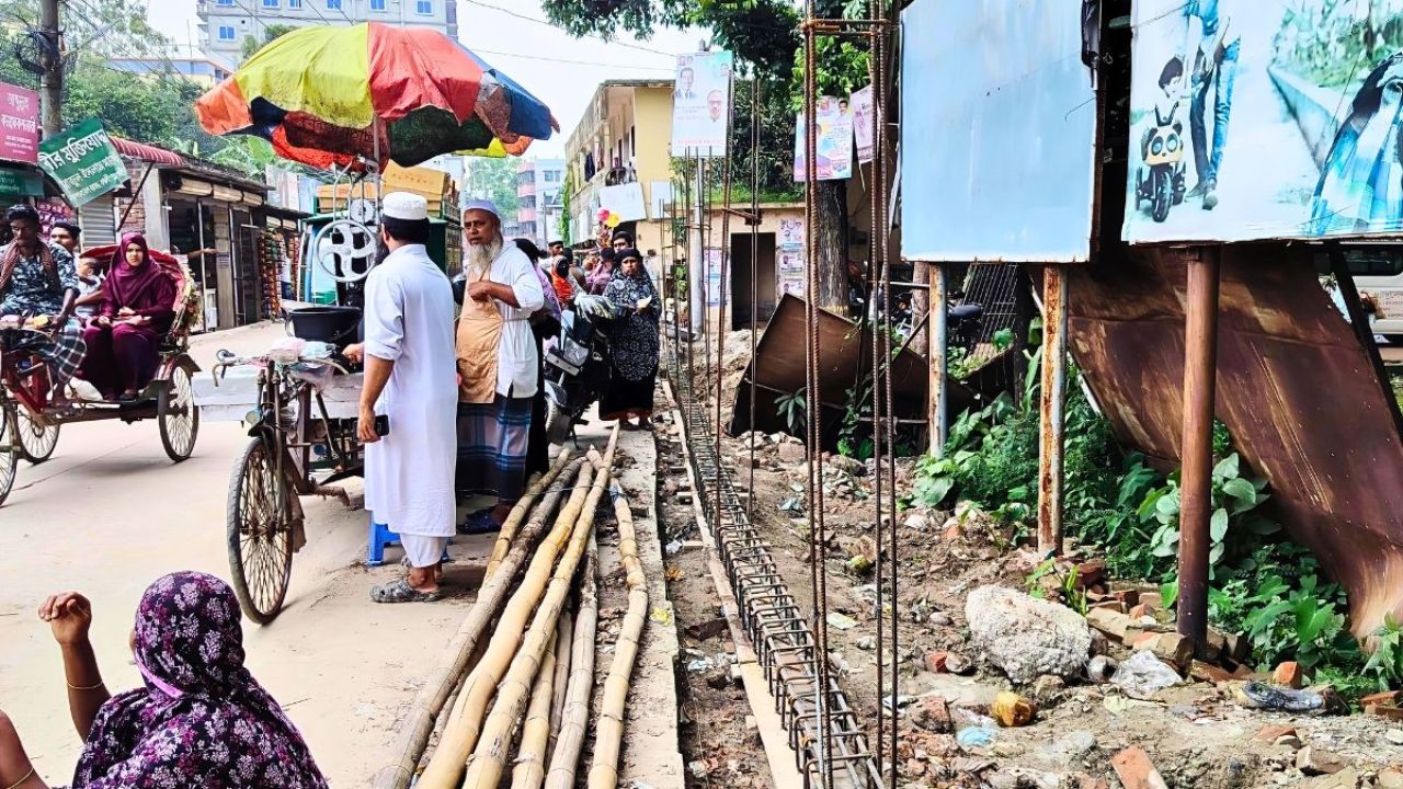 কালীগঞ্জে হাসপাতালের সীমানা প্রাচীর নির্মাণে অনিয়ম তদন্তে কমিটি গঠন
