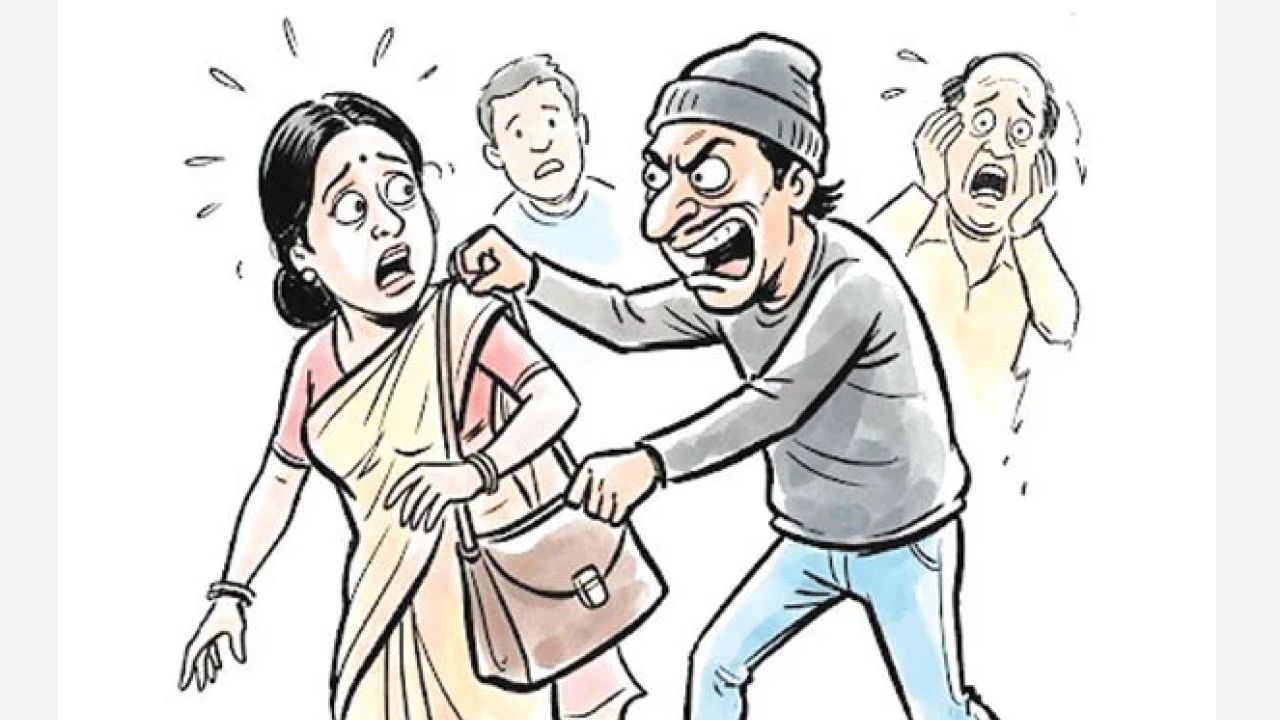 আতঙ্কের নগরী ঢাকা: রাস্তা থেকে ঘরের দুয়ার, ওত পেতে আছে ছিনতাইকারী!