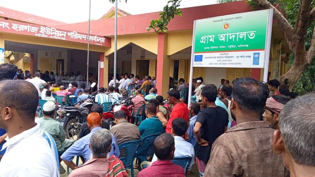 সাটুরিয়ায় মোবাইল চোর ধরিয়ে দিলে পুরস্কার ঘোষণা